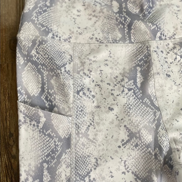 Nine West Active Leggins con bolsillos Absorción de humedad talla M - Picture 3 of 6